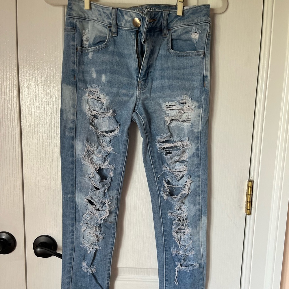 Ripped Light-Wash Hi-Rise Super Stretch American Eagle Jeggings